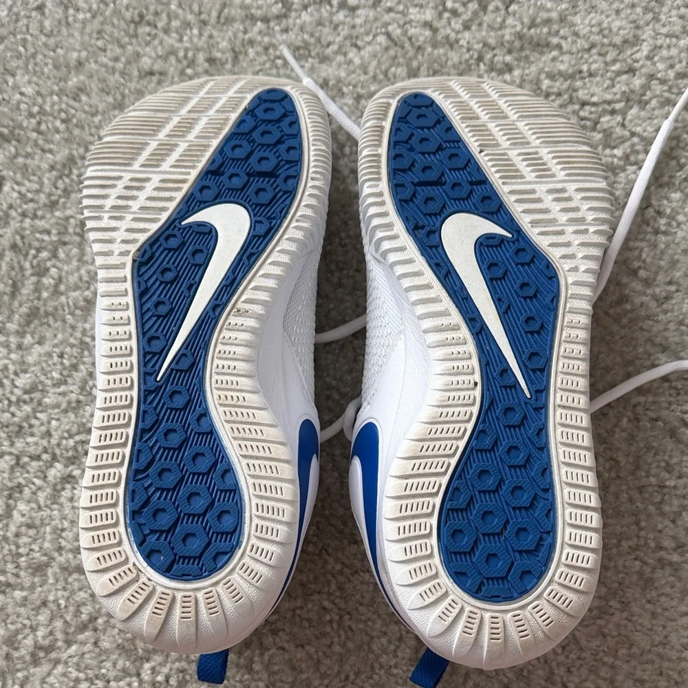 Nike White and Blue Athletic Shoes - Picture 4 of 6